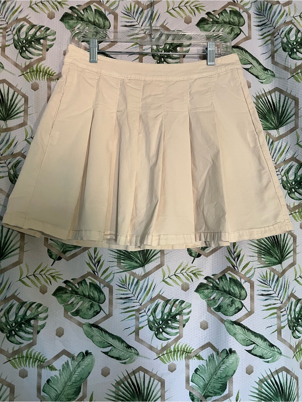 American Eagle Outfitters Light Cream Circle Skater Skirt